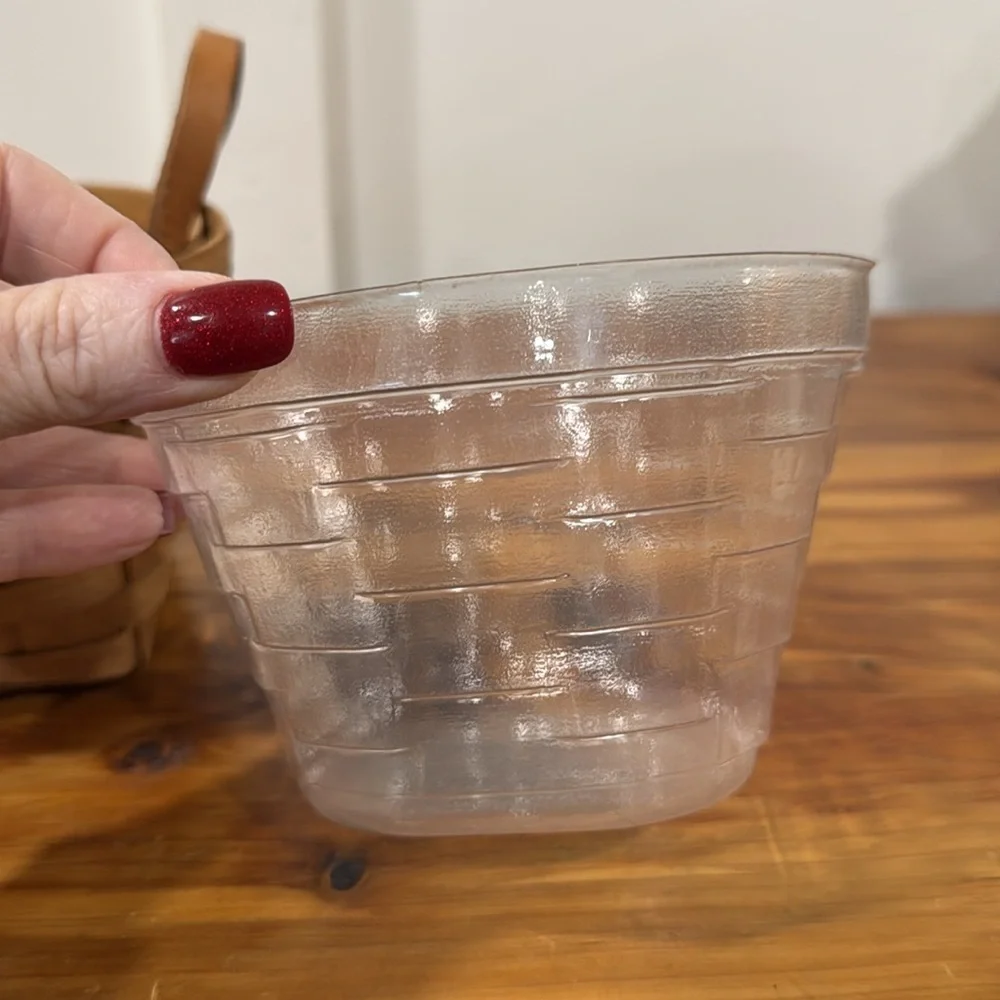 Vtg Longaberger 1991 Small Laurel Basket w/ Plastic Liner